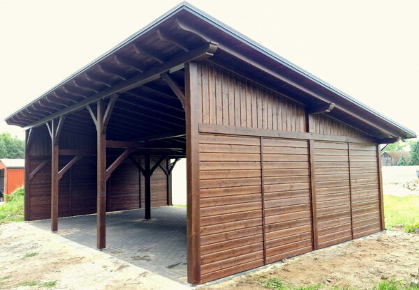 Féltetős fa kocsibeálló 6x10