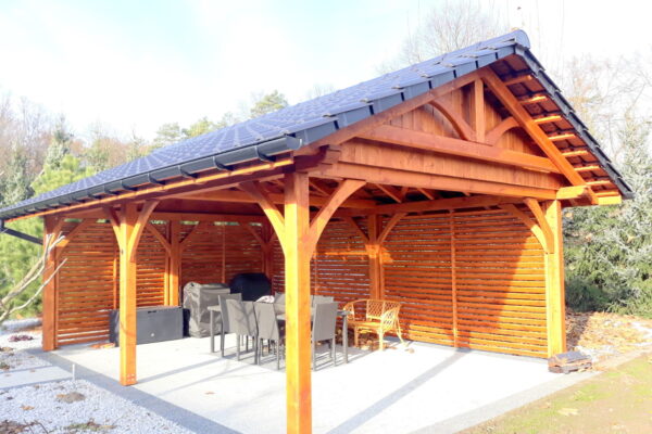 3,5x5 m-es fa kocsibeálló, egyállásos