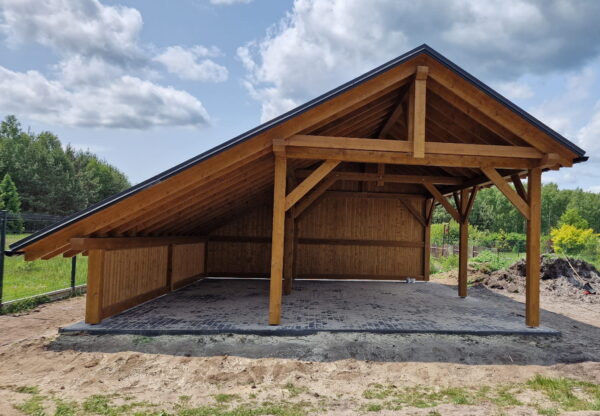 6,5x7,5 m-es nyeregtetős fa kocsibeálló
