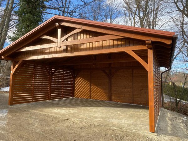 6,5 x 5,5 m-es fa kocsibeálló 2 autó számára