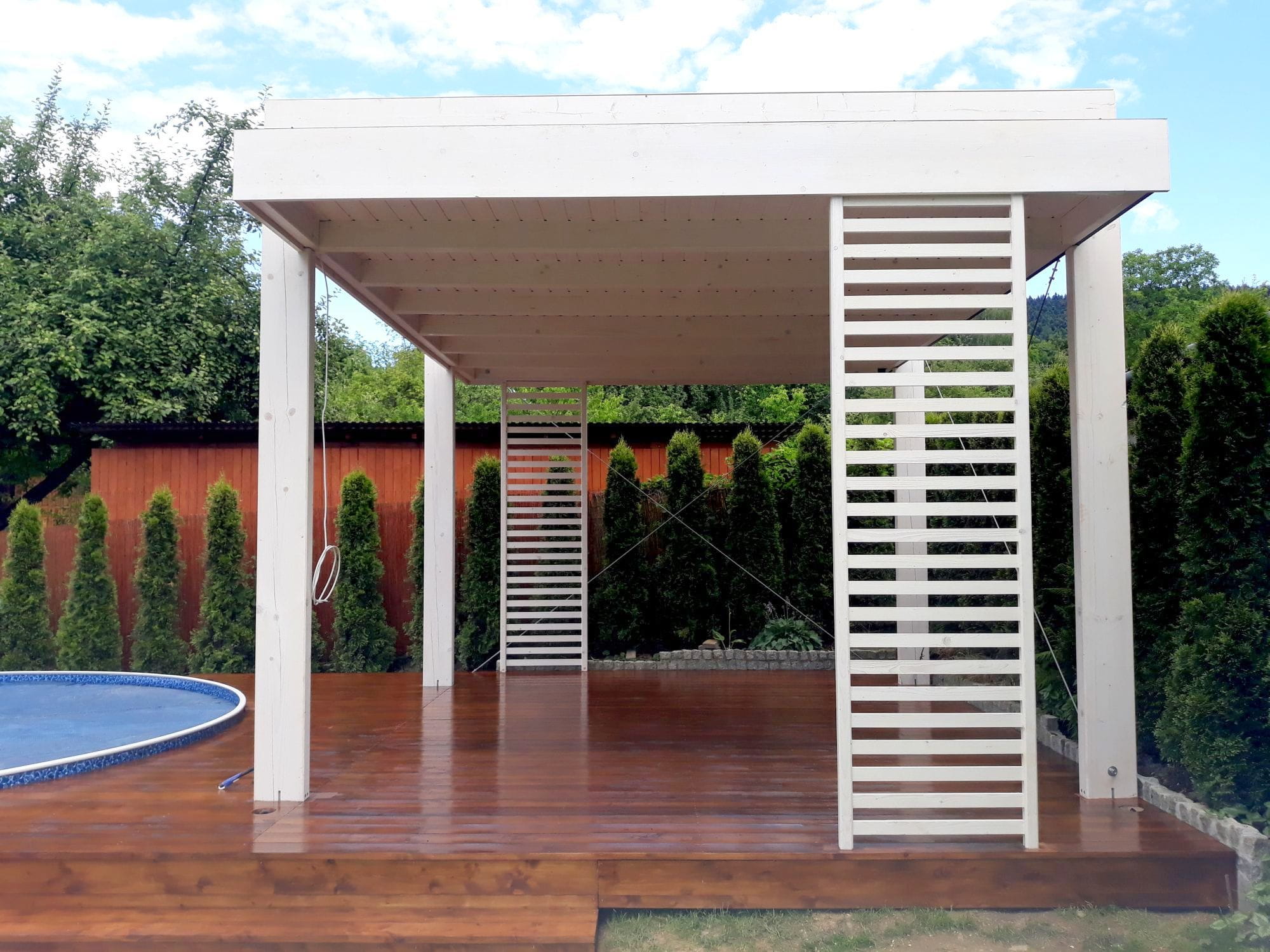6x4 m-es szabadon álló pergola teli tetővel – modern kerti szerkezet - Image 5
