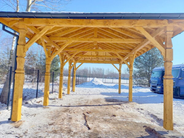 10 x 5 m-es fa kocsibeálló – Mińsk Mazowiecki