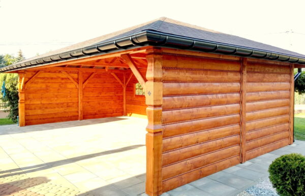 10 x 5 m-es fa kocsibeálló tárolóhelyiséggel – kétállásos szerkezet